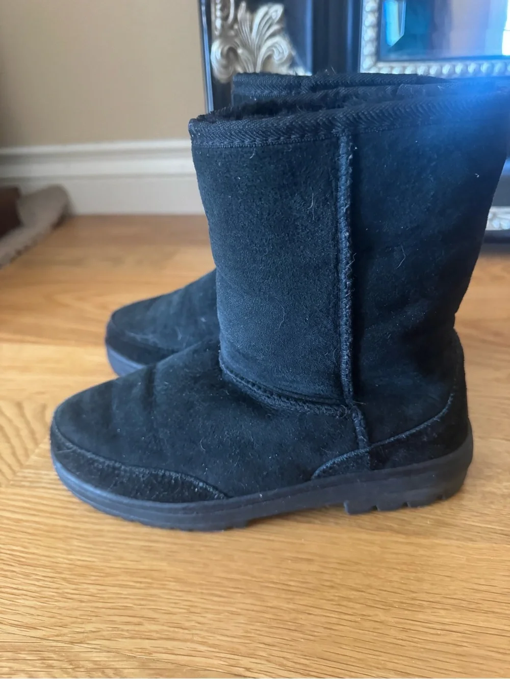 UGG short boot